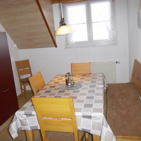 Daire Zweilinden Steinen (Lorrach)